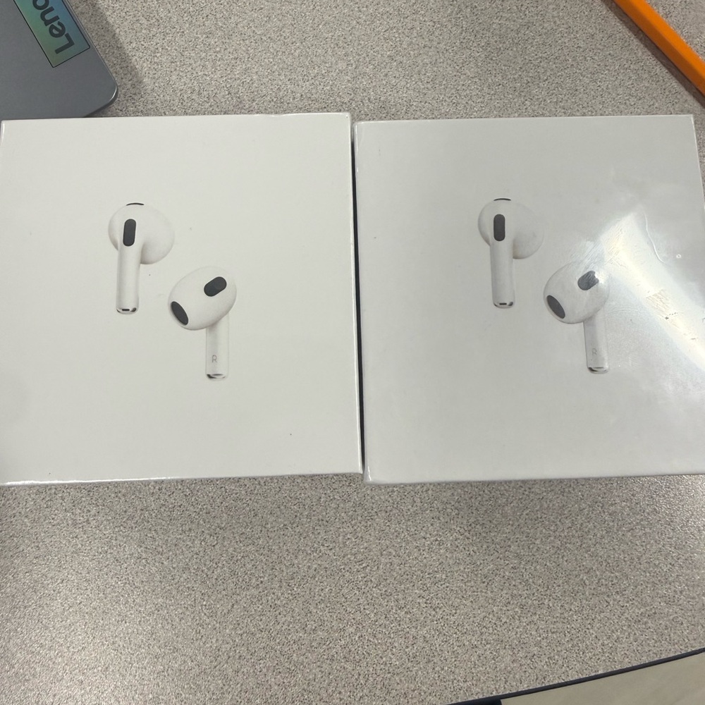 Apple White Wireless Earphones